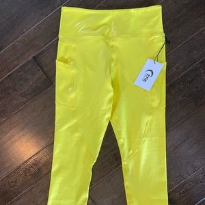 Zyia Neon Yellow Metallic Pocket Light n Tight